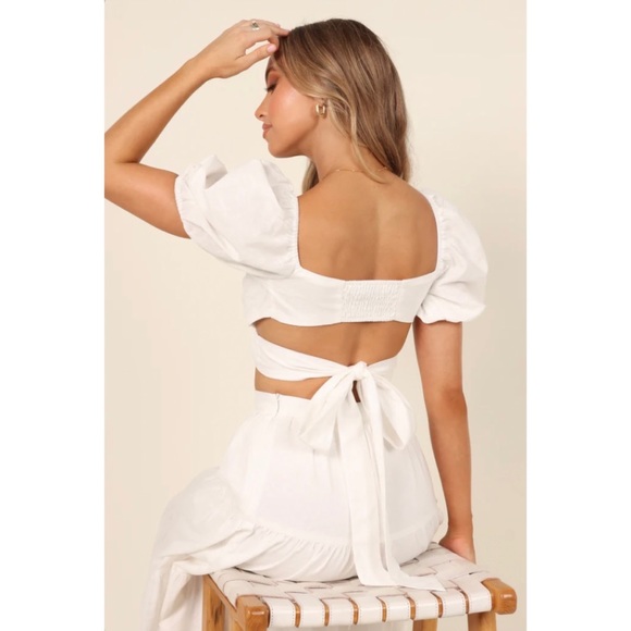 Beautiful white two piece outfit 🤍 - Picture 4 of 7